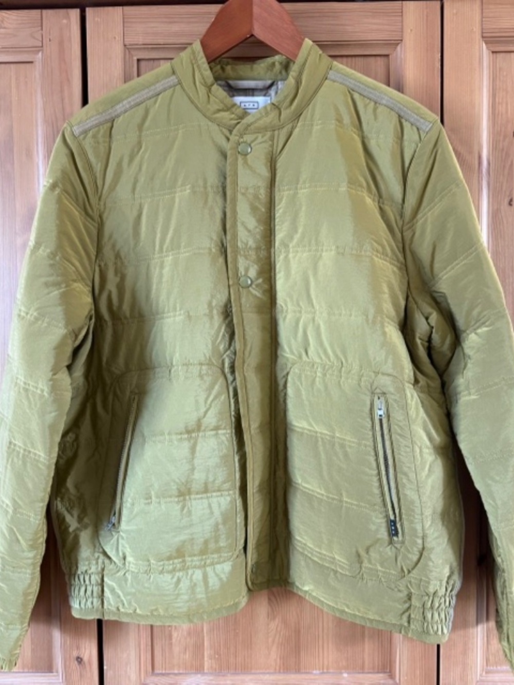 AYR Women's ski jacket size M. NWOT,